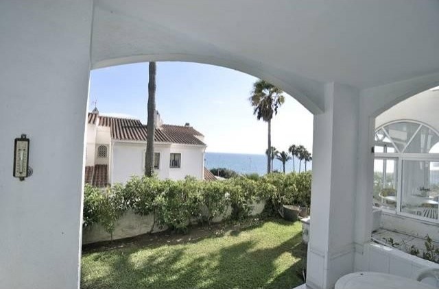 2 bedroom town house for sale