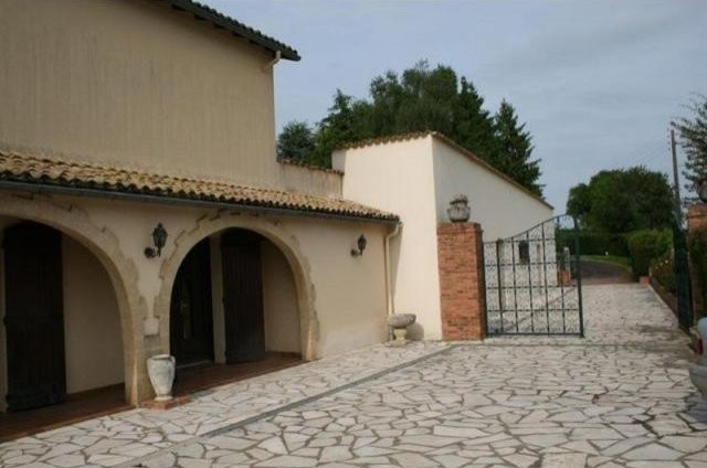 7 bedroom House For Sale: 79200.. - 2