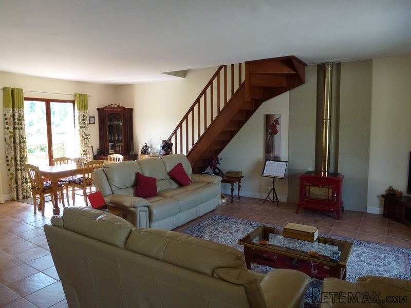 An Immaculately Presented 4 Bedroomed.. - 2