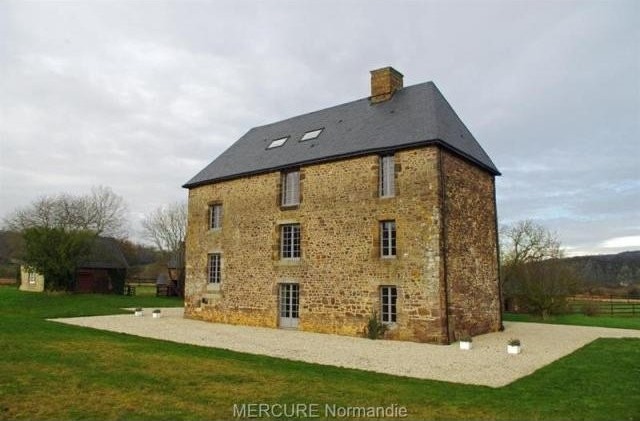 5 bedroom Manor House For Sale: 14570.. - 2