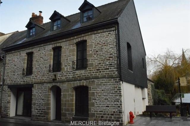 6 bedroom Town House For Sale: 35500..
