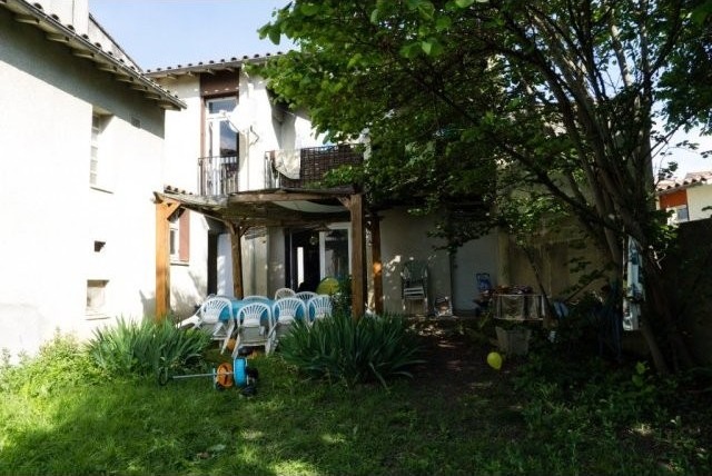 Limoux House To Refresh, Living Room..