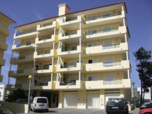 3 BED APARTMENT CLOSE TO TOWNWITH SEA..