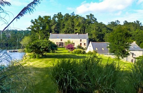 1.4 hectare Lake, 2.7 hectares of..