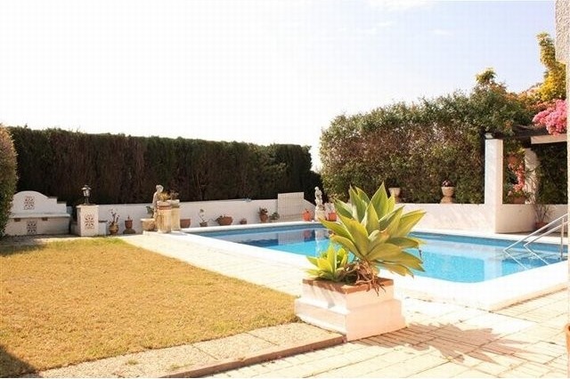 5 Bedrooms - Villa - Malaga - For Sale