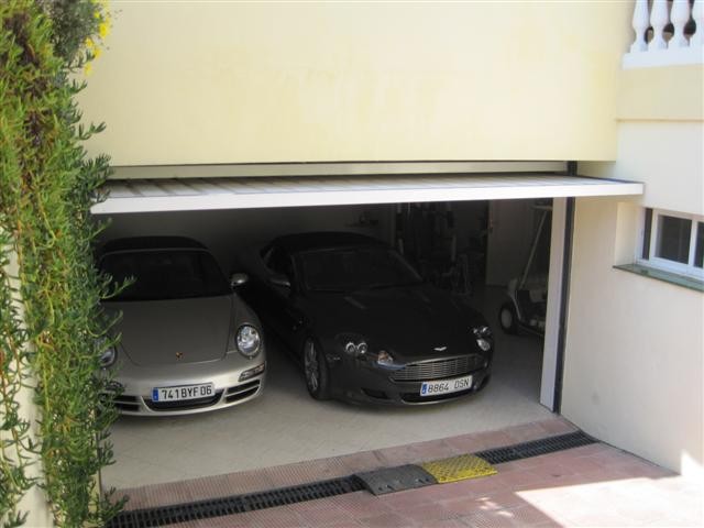 VILLA FOR SALE IN NUEVA ANDALUCIA - 2