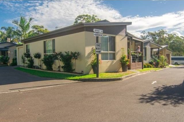 Sunnylake Shores - Lakeside Living -.. - 2
