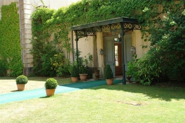 14 bedroom House For Sale: Lyon, Lyon.. - 2