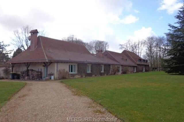8 bedroom House For Sale: 27000 ANET - 2
