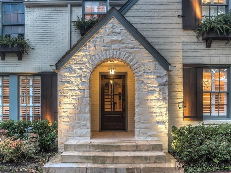 5 bedroom House For Sale: 3739 Olympia.. - 2