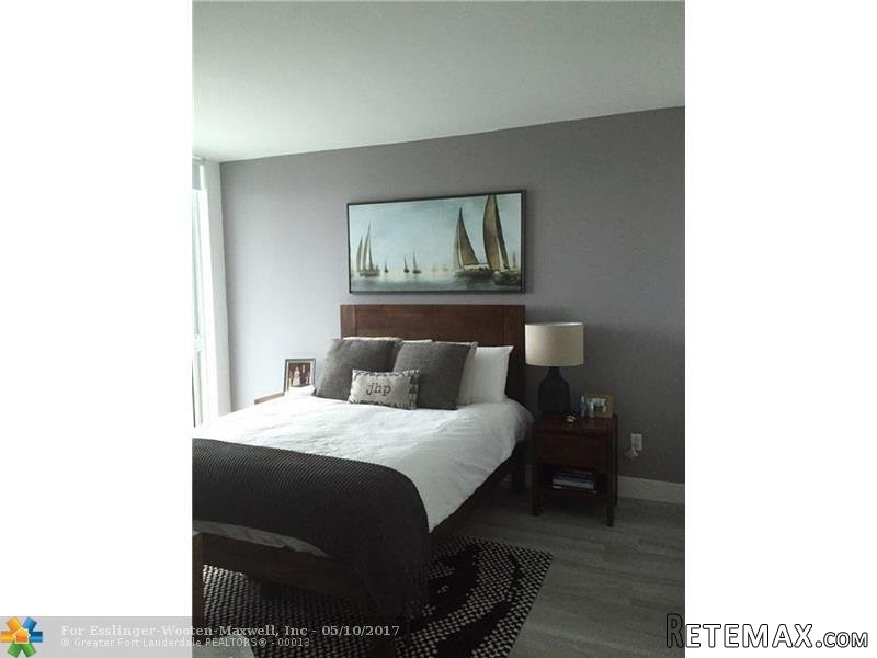 2 bedroom Flat For Sale: 951 Brickell..