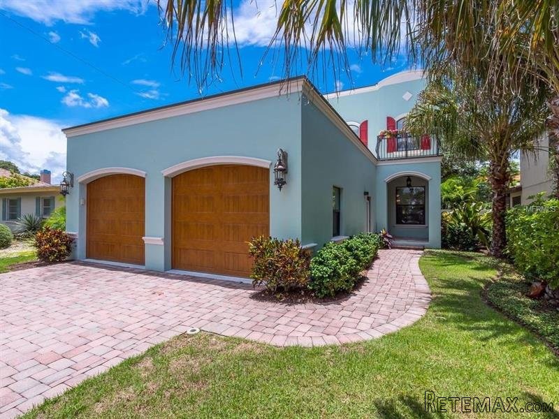 3 bedroom House For Sale: 1884 Grove..