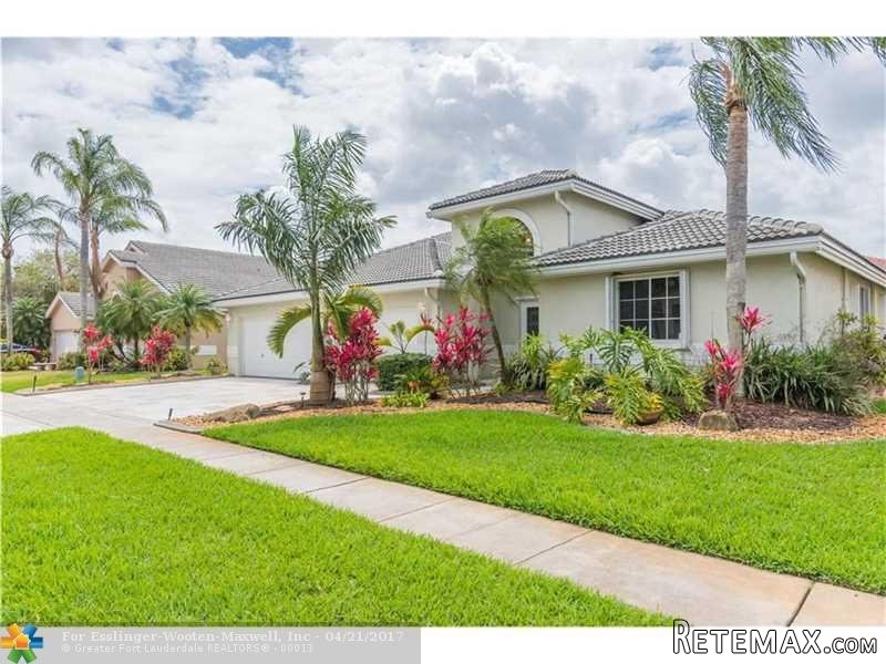 4 bedroom House For Sale: 20120 NW 10th..