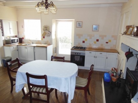 Renovated country home with superb views - 2