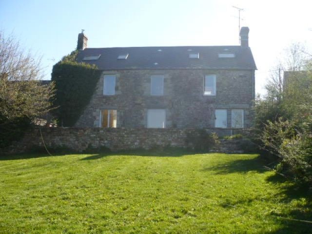 Charming Property with Detached House