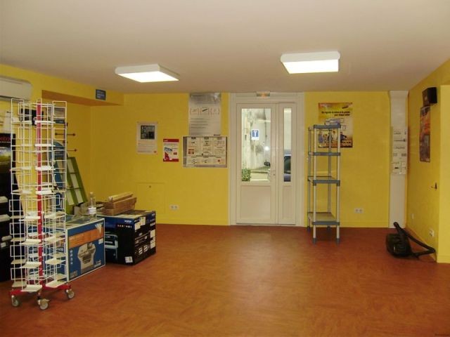 Shop With Apartment In A Central.. - 2