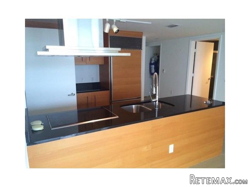 2 bedroom Flat For Sale: 495 Brickell.. - 2