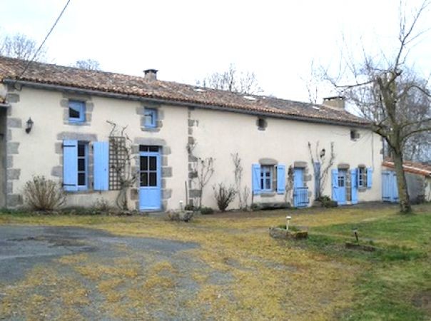 Simple Stunning Longere Property