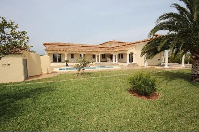 Finca for sale in Denia