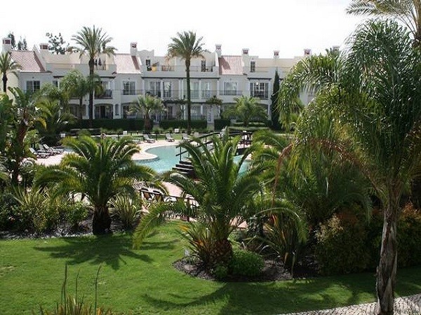 Apartment For Sale On Vila Sol Golf..