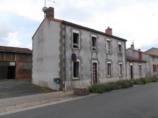 3 Bedroom Village House to Improve