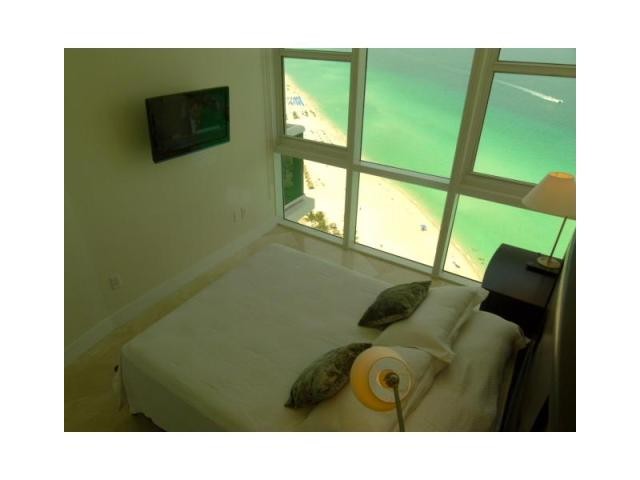 18201 collins ave # 4008 Sunny Isles.. - 2