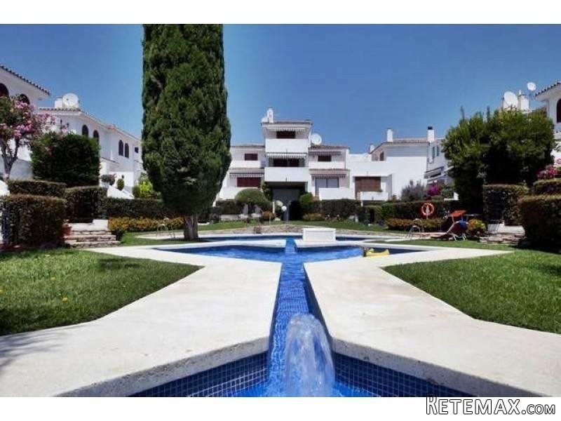 3 bedroom town house for sale