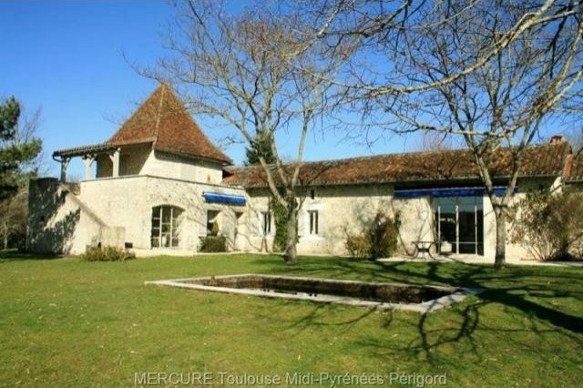 4 bedroom Longere For Sale: 24750..