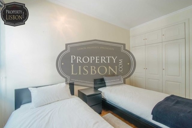 T3 Lisbon Apartment for Sale Near Metro..