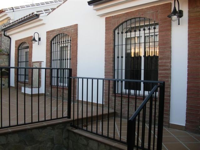 Town House - A beautifully renovated..