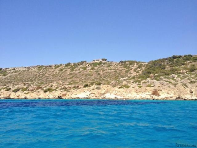 Sea front location with views on.. - 2