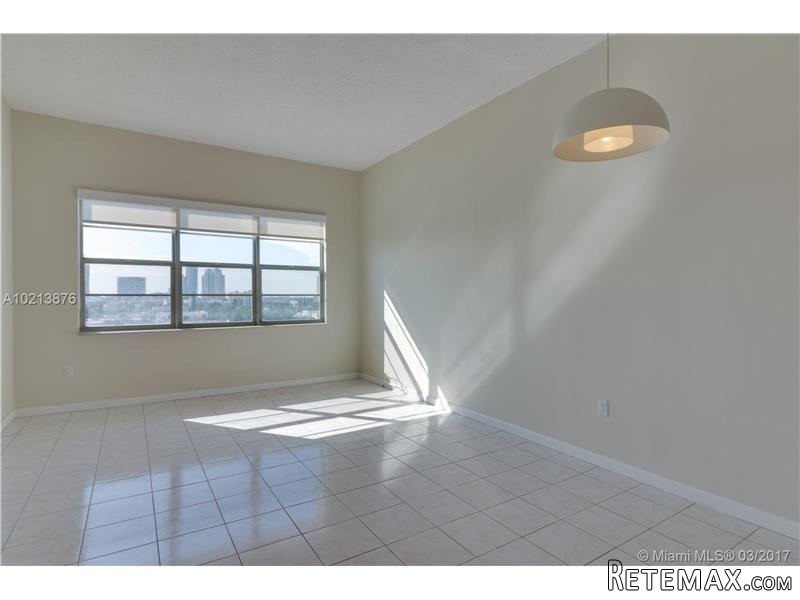 1 bedroom Flat For Sale: 1020 Meridian.. - 2