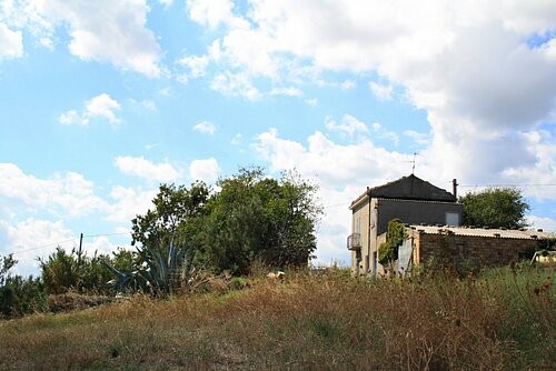 Detached property with beautiful views. - 2