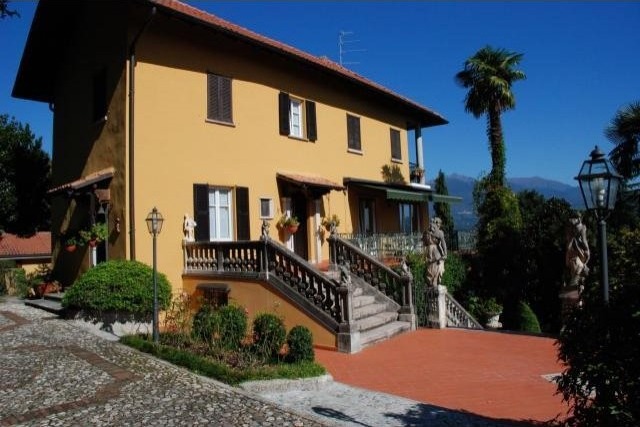 6 bedroom Villa For Sale: Baveno, IT