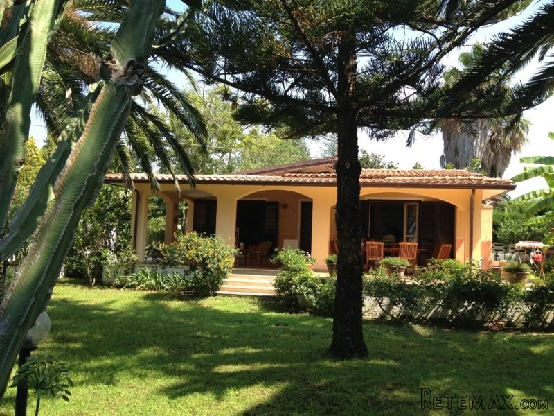 Villa Mafe, Santa Maria