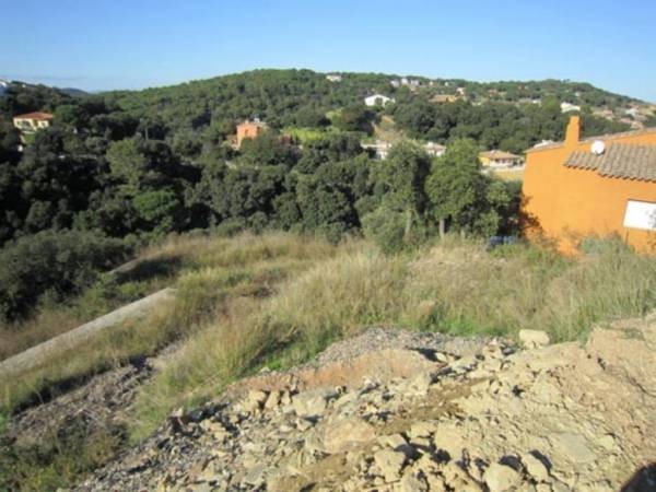 LARGE PLOT WITH BUILDING PROJECT IN.. - 2