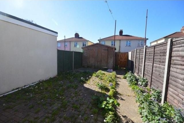 2 bedroom Terraced House For Sale:.. - 2
