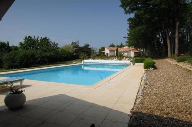 5 bedroom Villa For Sale: 86280 SAINT..
