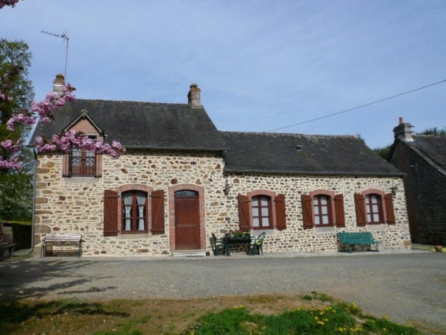 Ensemble De 2 Maisons, Dependances..