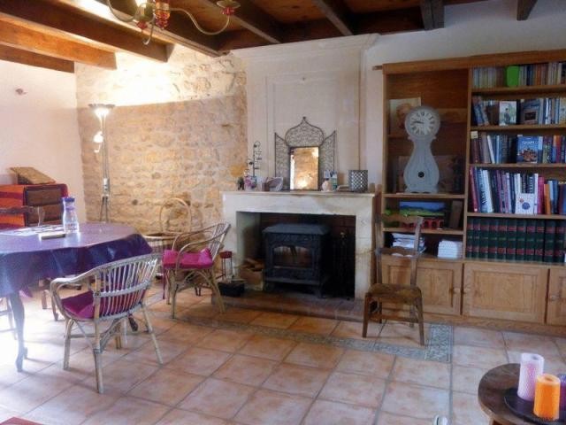 3 Bedroom Detached House For Sale - 2
