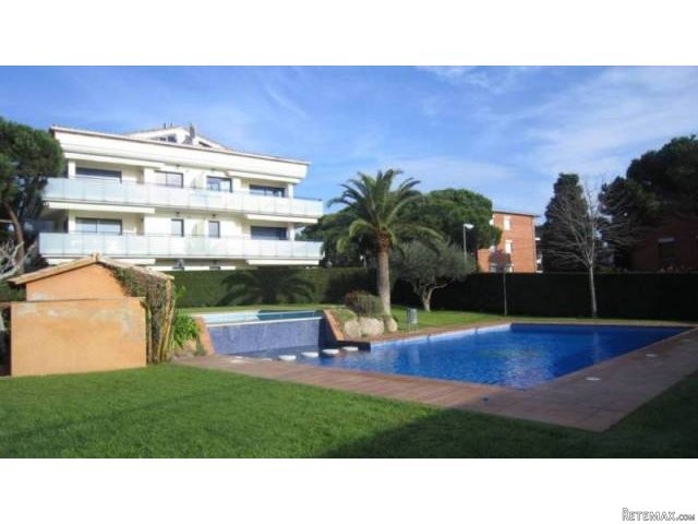 GROUND FLOOR APARTMENT WITH POOL IN THE..