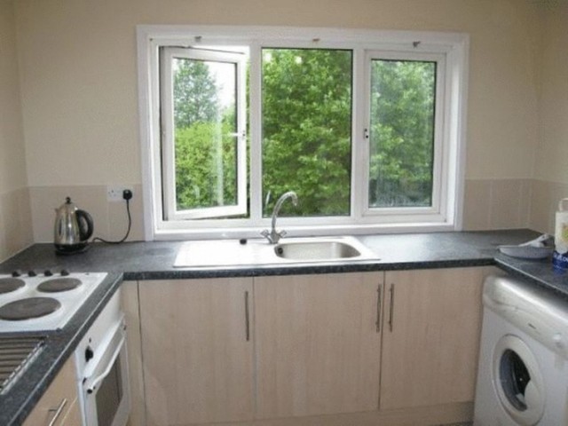 2 Bed Flat/Apartment To Let in.. - 2