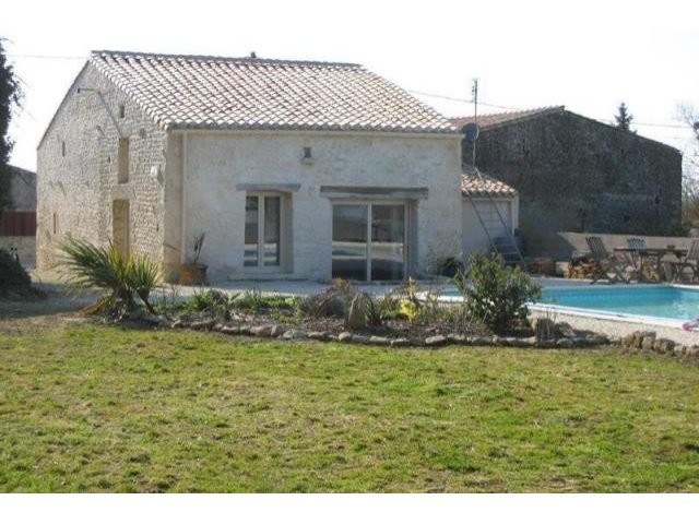 5 bedroom Longere For Sale: 79000 A 15.. - 2