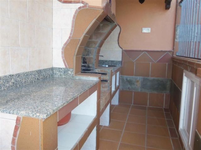 Villa - Nice & bright 3 bedroom, one.. - 2