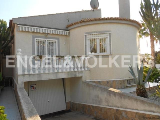 Villa with caring and sunny garden in.. - 2