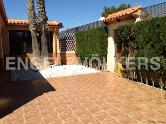 BEAUTIFUL CHALET IN URB. LOS.. - 2