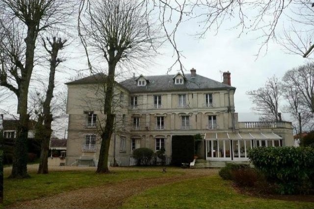 Character For Sale: 77760 FONTAINEBLEAU - 2
