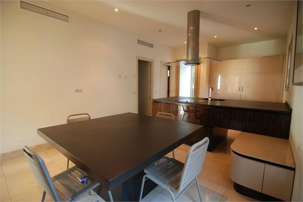 5 bedroom Detached Villa For Sale: La.. - 2