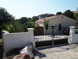 Pretty Villa With View & Pool - 2