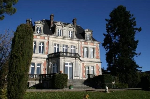 7 bedroom Manor House For Sale: 16000.. - 2